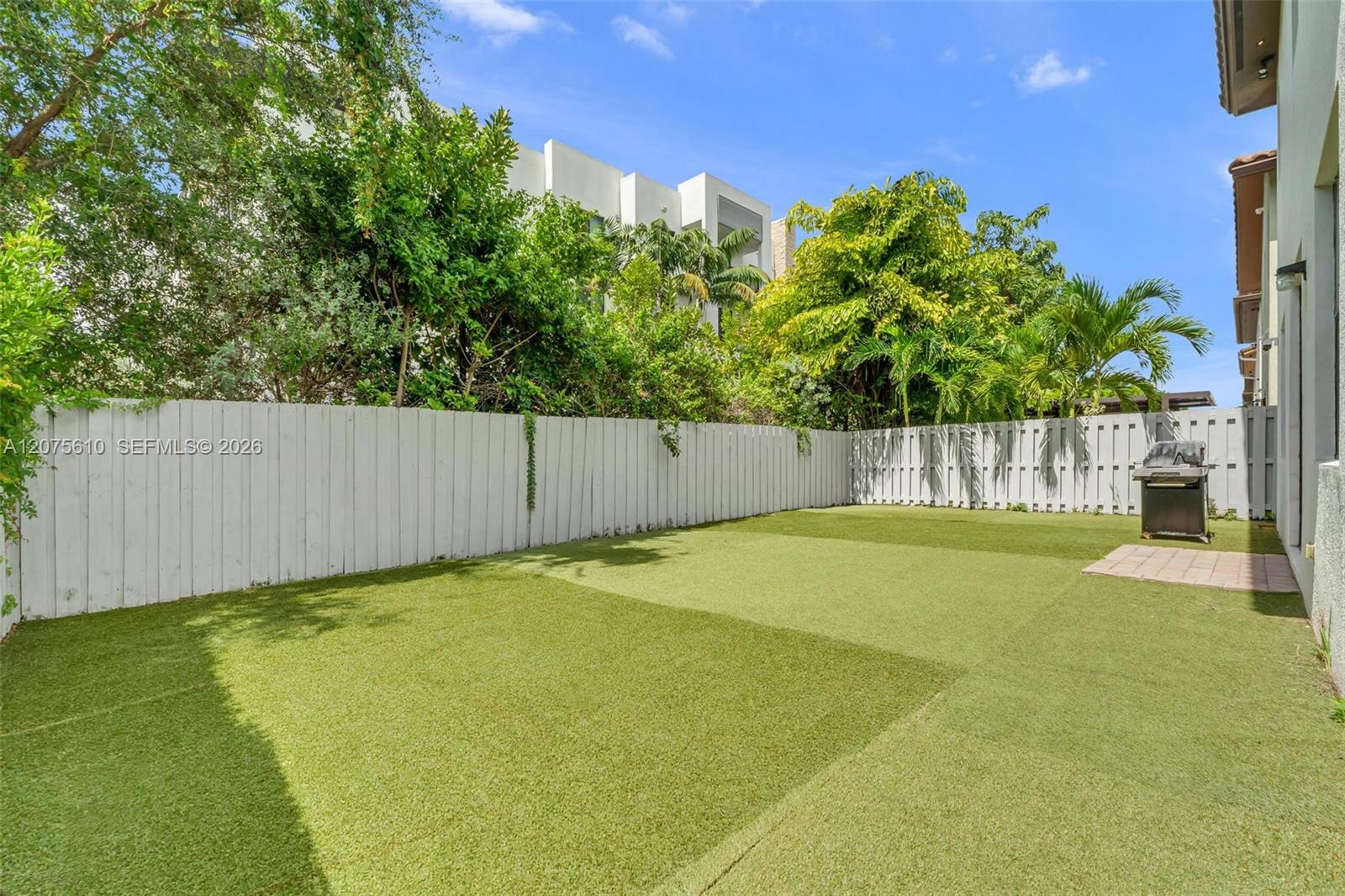 10204 Nw 86th Street Property Photo 29