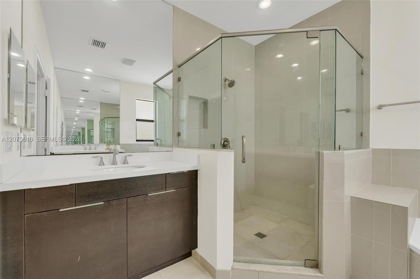 10204 Nw 86th Street Property Photo 42