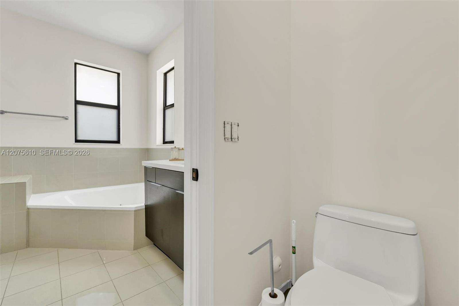 10204 Nw 86th Street Property Photo 43