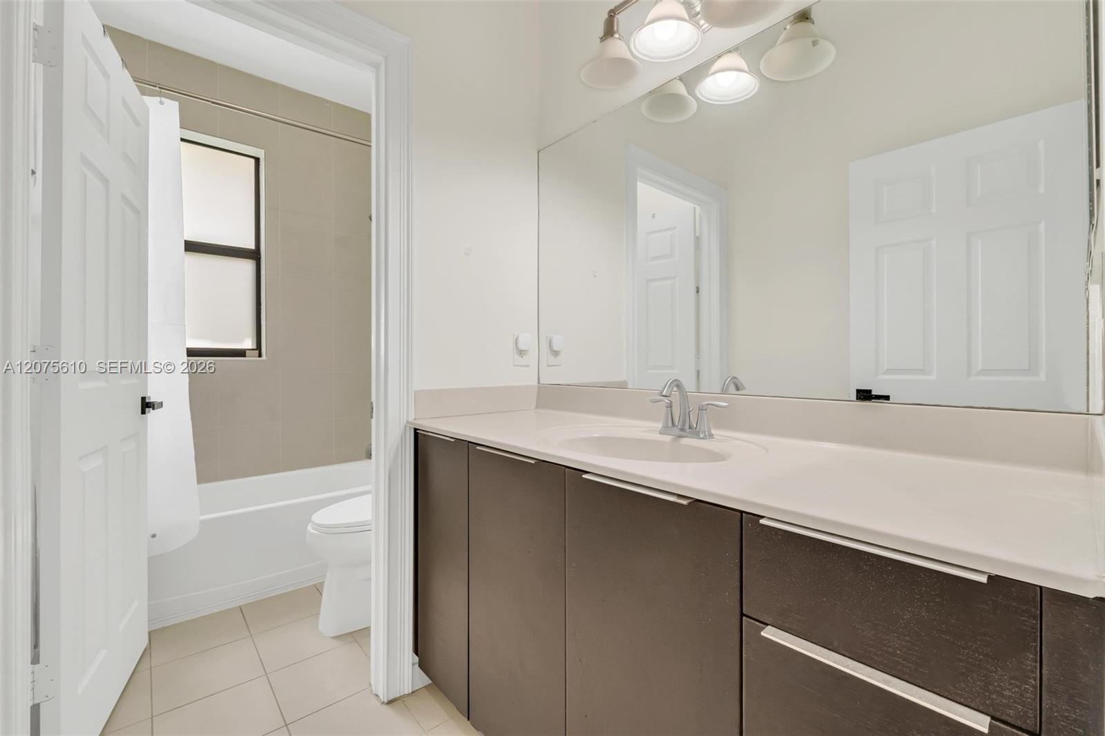 10204 Nw 86th Street Property Photo 56