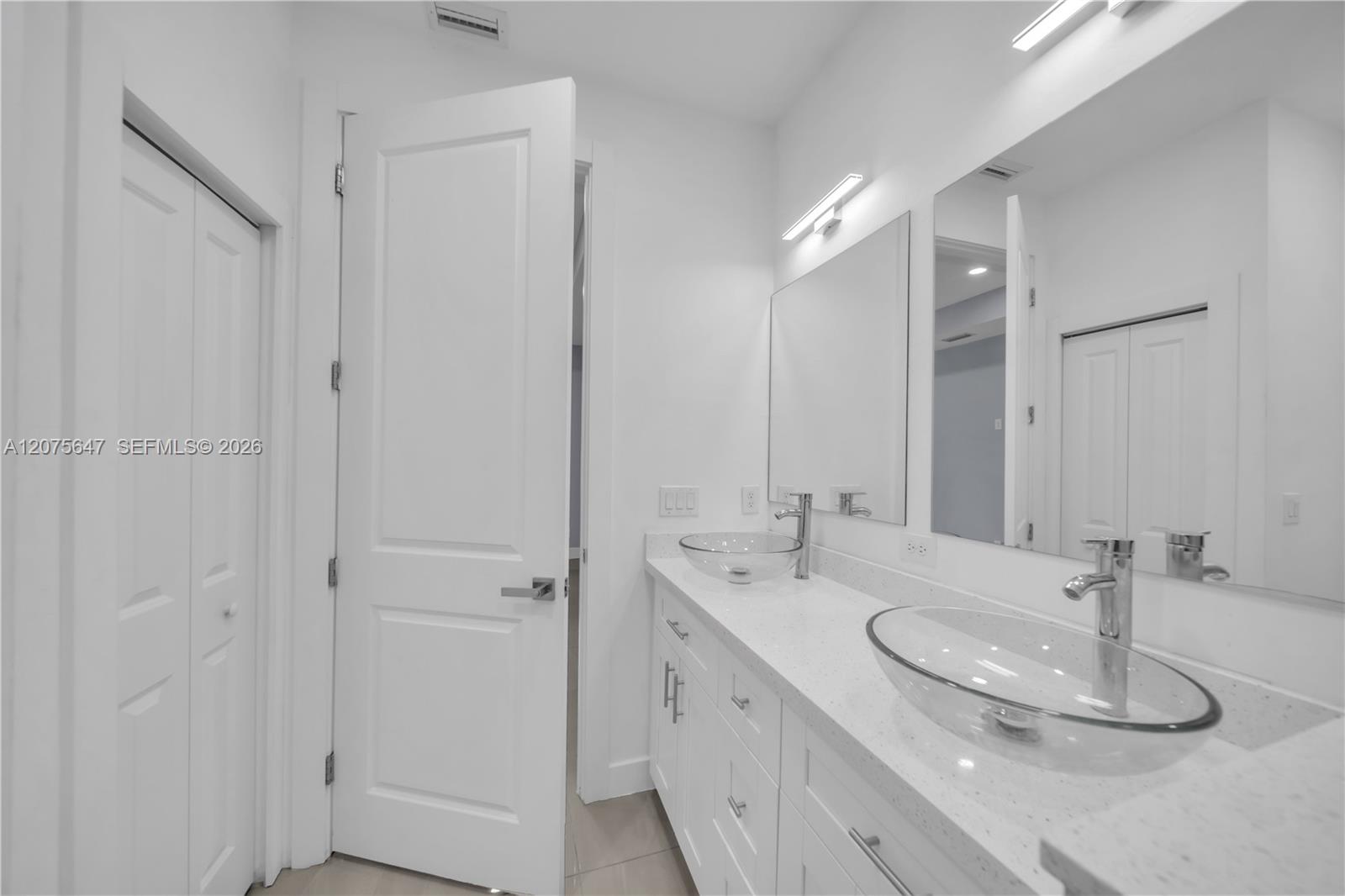 1901 E 7th Street Property Photo 14