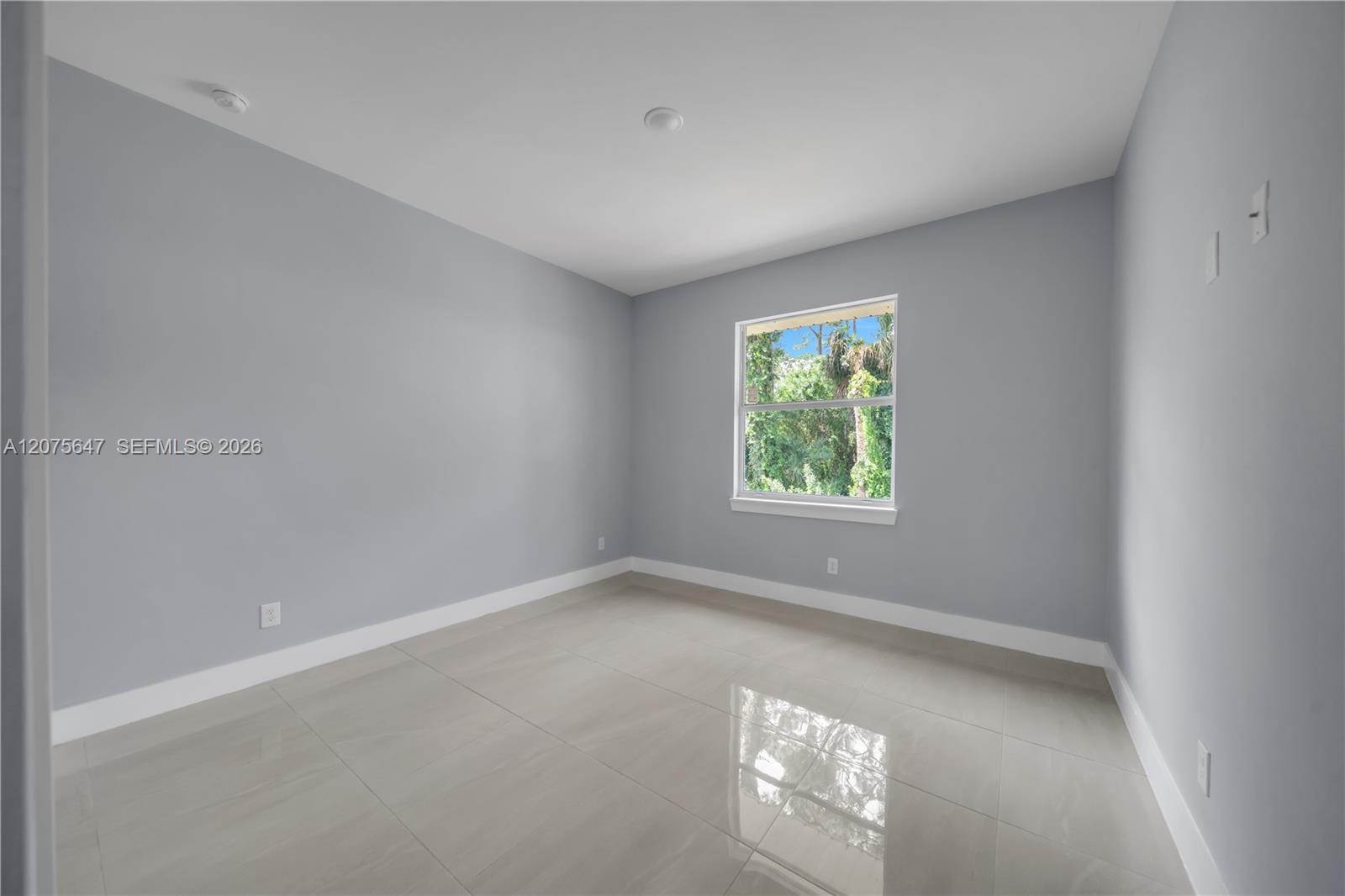 1901 E 7th Street Property Photo 16