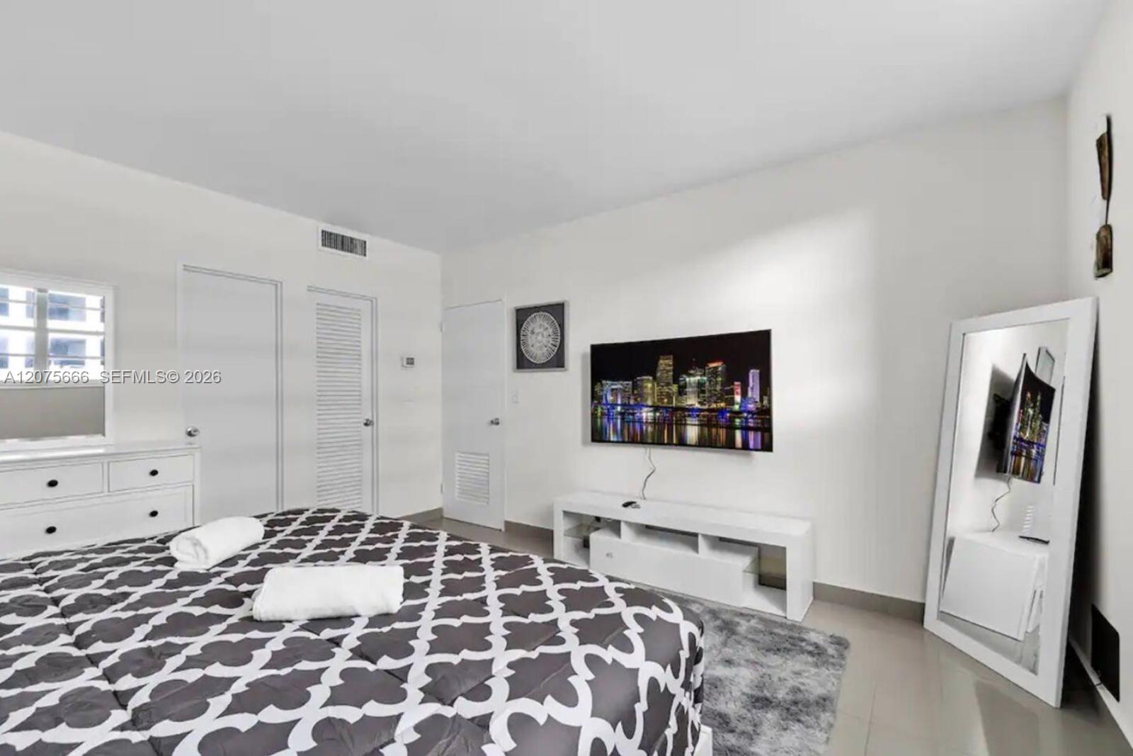 4001 S Ocean Drive 5j Property Photo 10