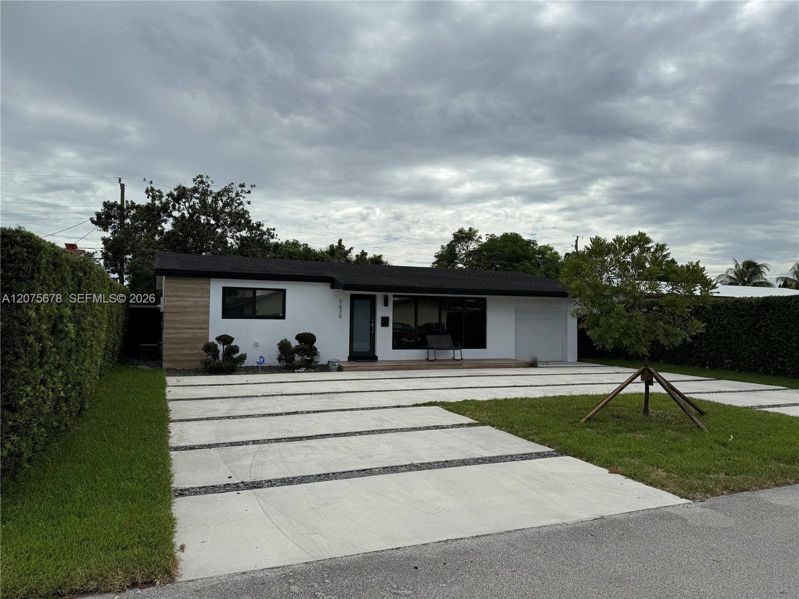 7630 Venetian Street Property Photo 3