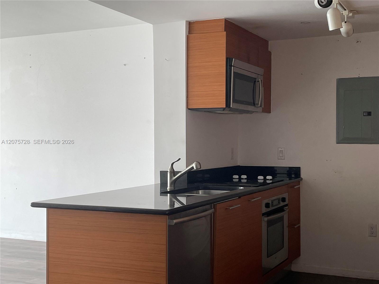 50 Biscayne Boulevard 4105 Property Photo 6