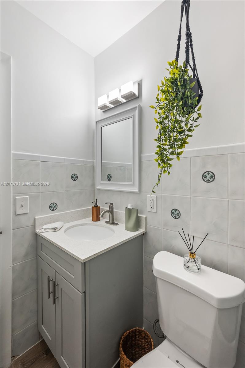 2917 Center Street - Property Photo 21