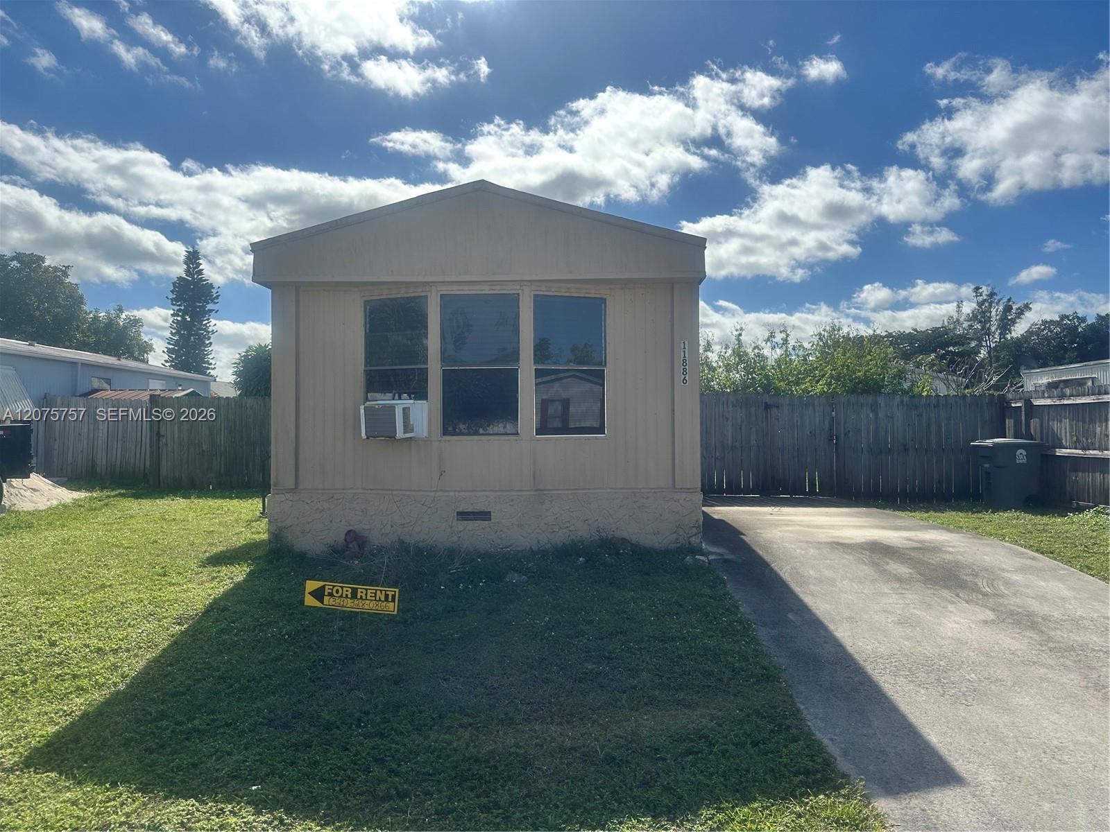 11886 Watergate Circle H Property Photo 1