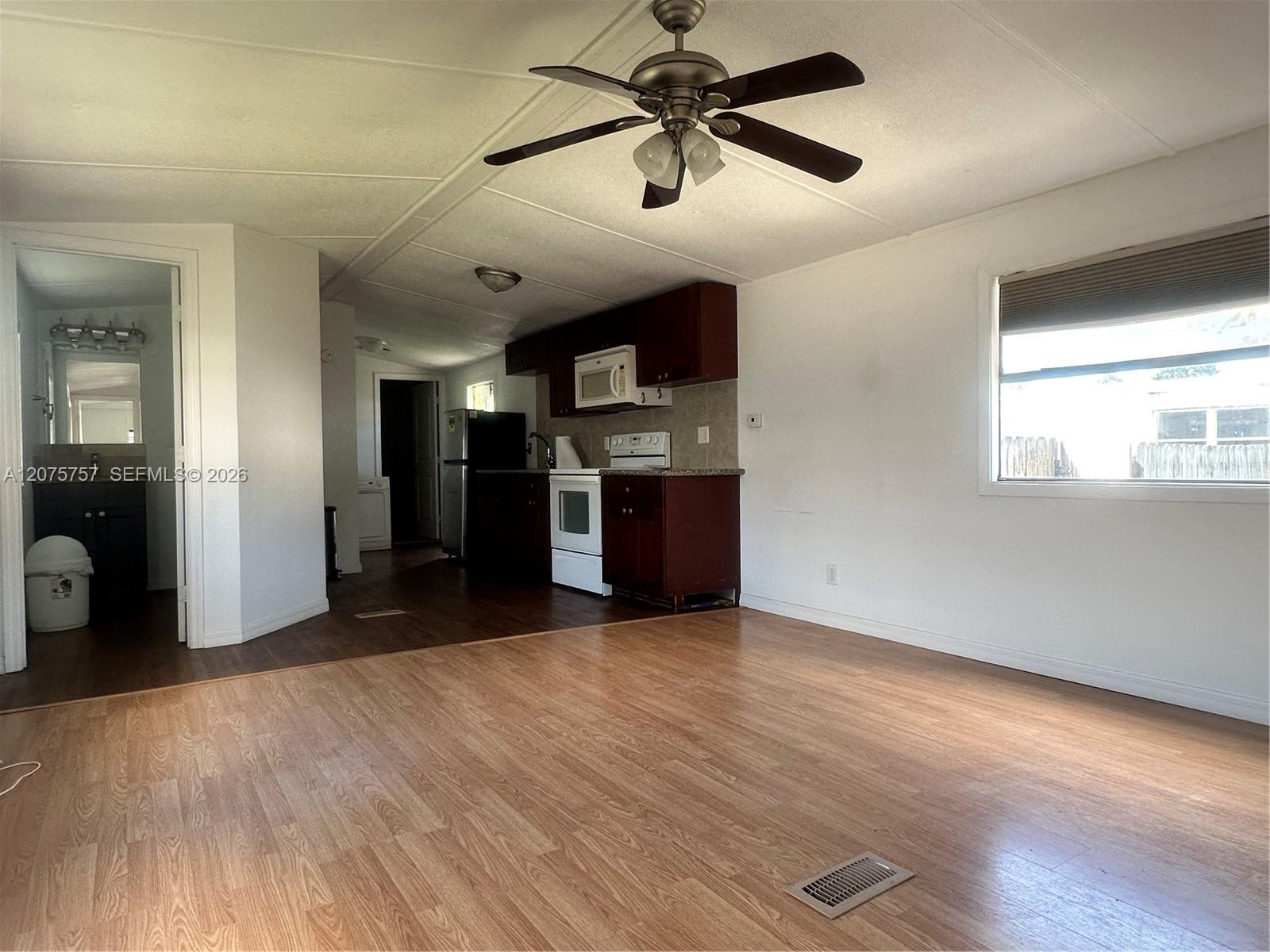 11886 Watergate Circle H Property Photo 2