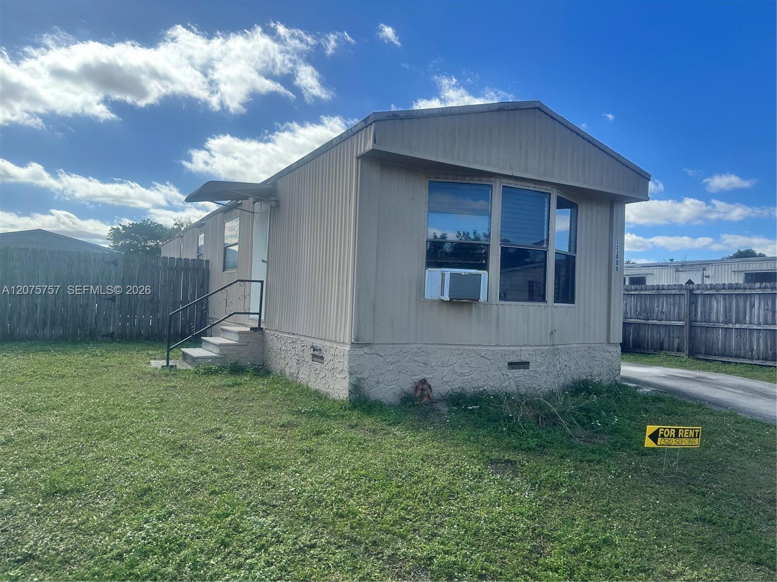 11886 Watergate Circle H Property Photo 4