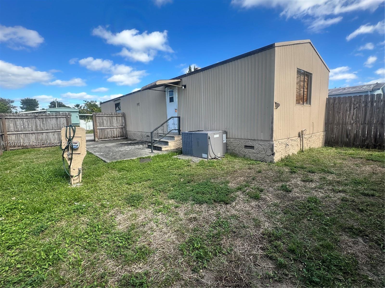 11886 Watergate Circle H Property Photo 6
