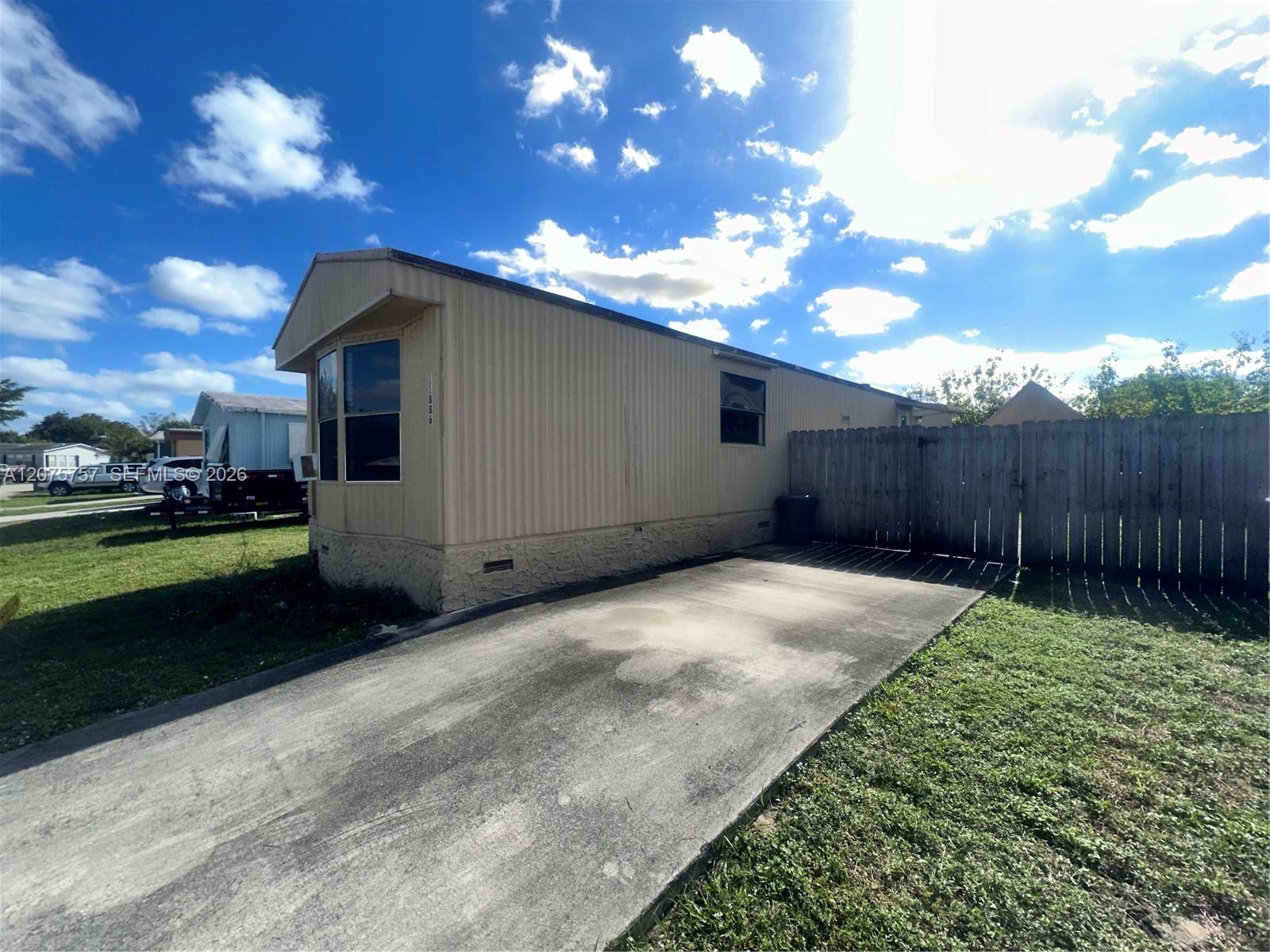 11886 Watergate Circle H Property Photo 14