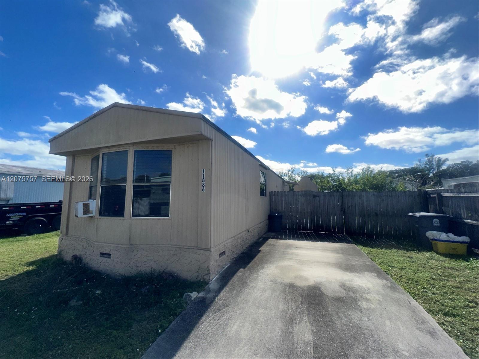 11886 Watergate Circle H Property Photo 15