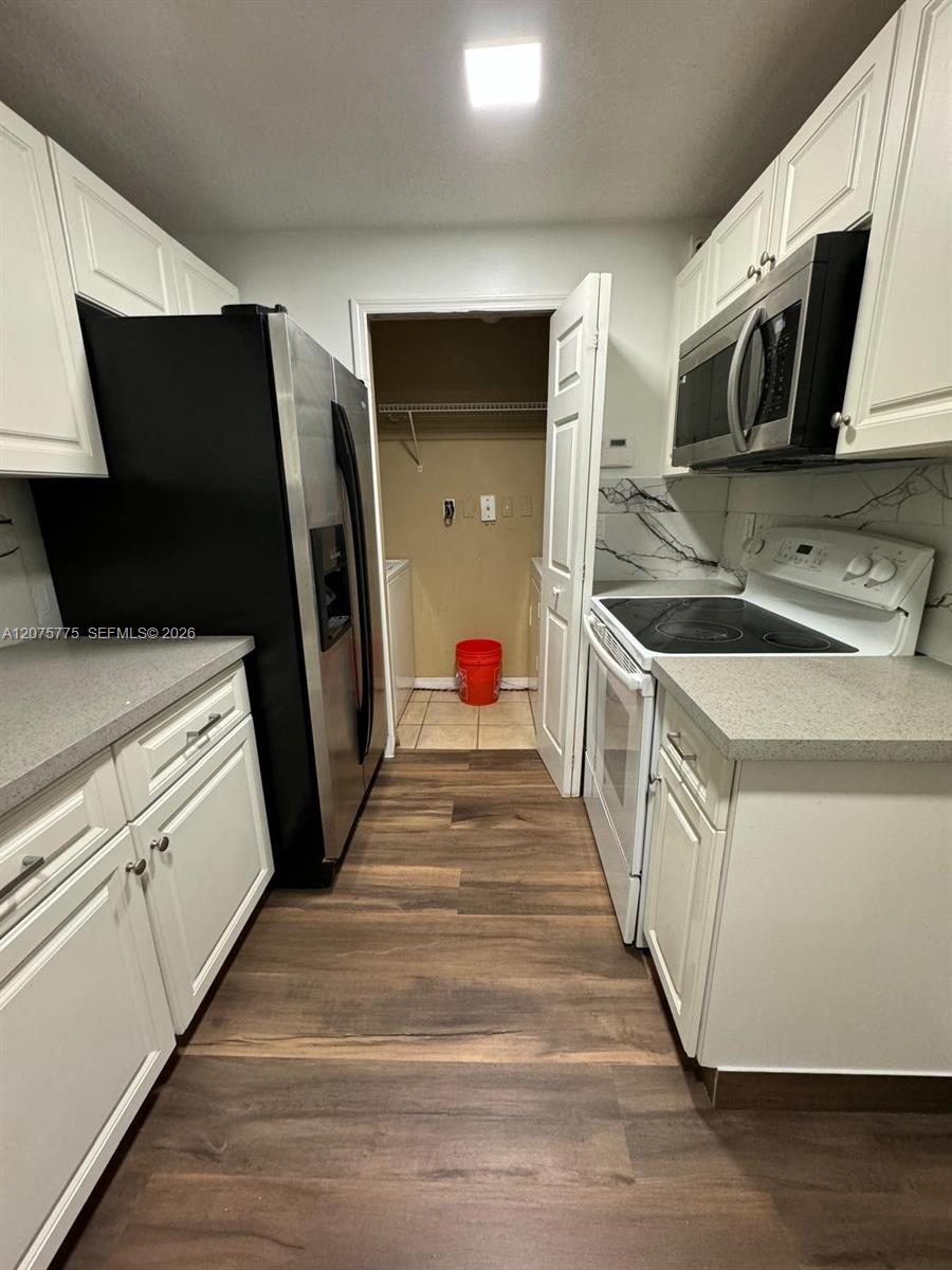 A12075775 Property Photo 4