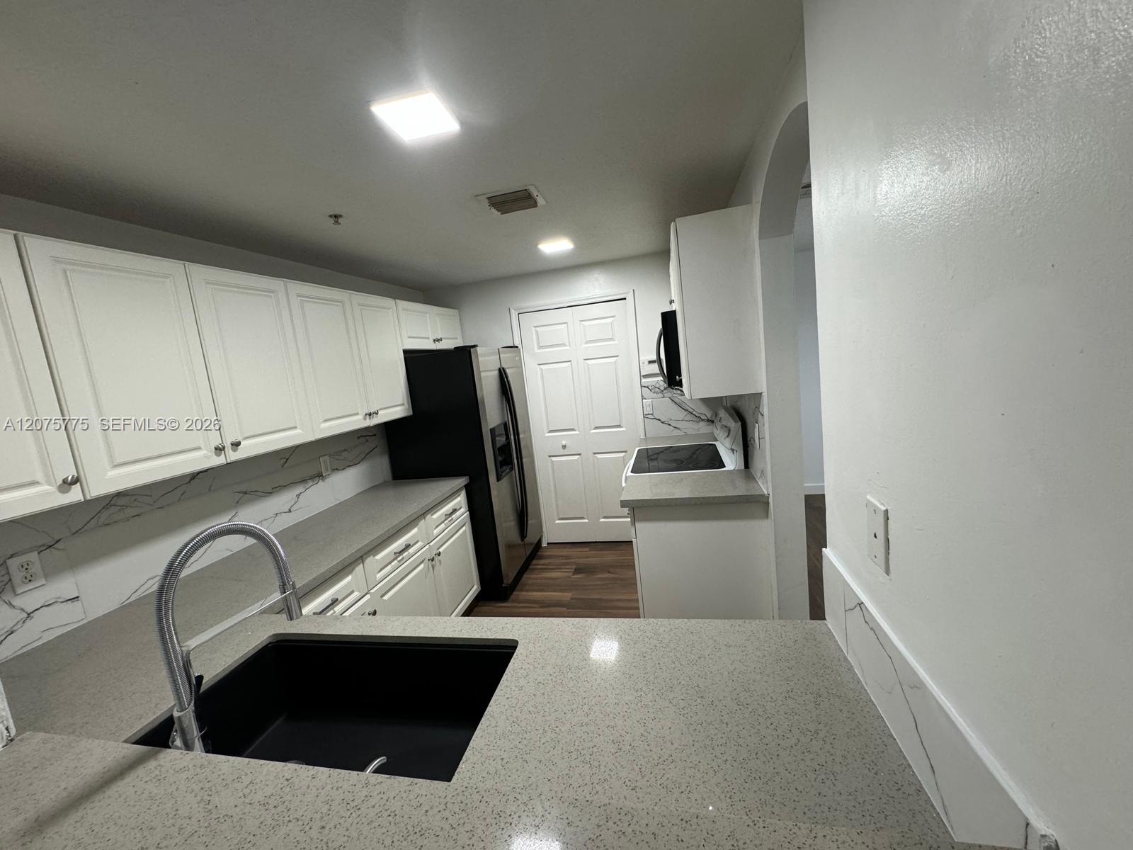 A12075775 Property Photo 8