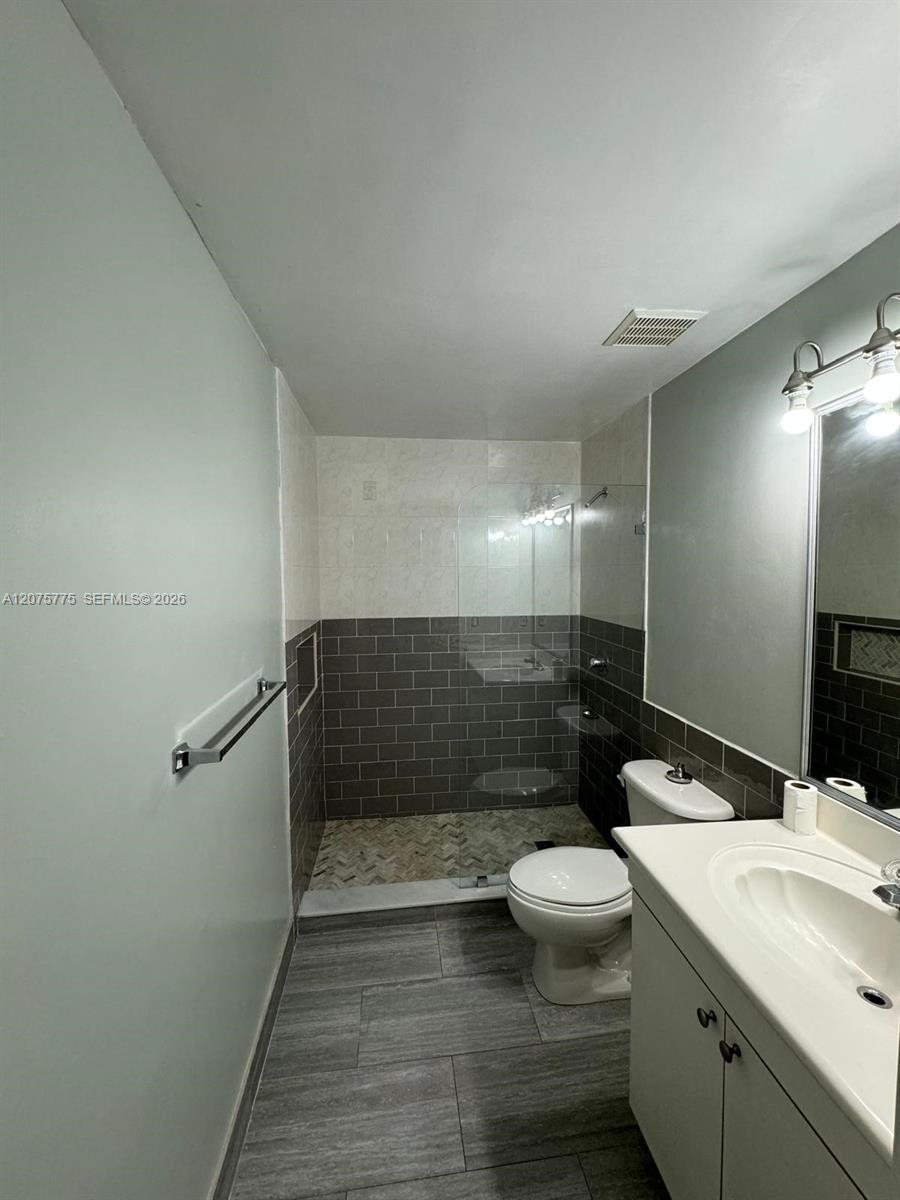 A12075775 Property Photo 12