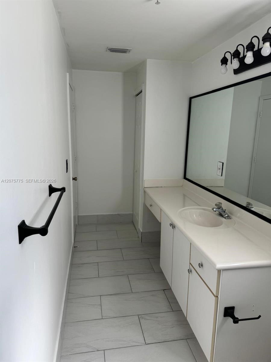 A12075775 Property Photo 15