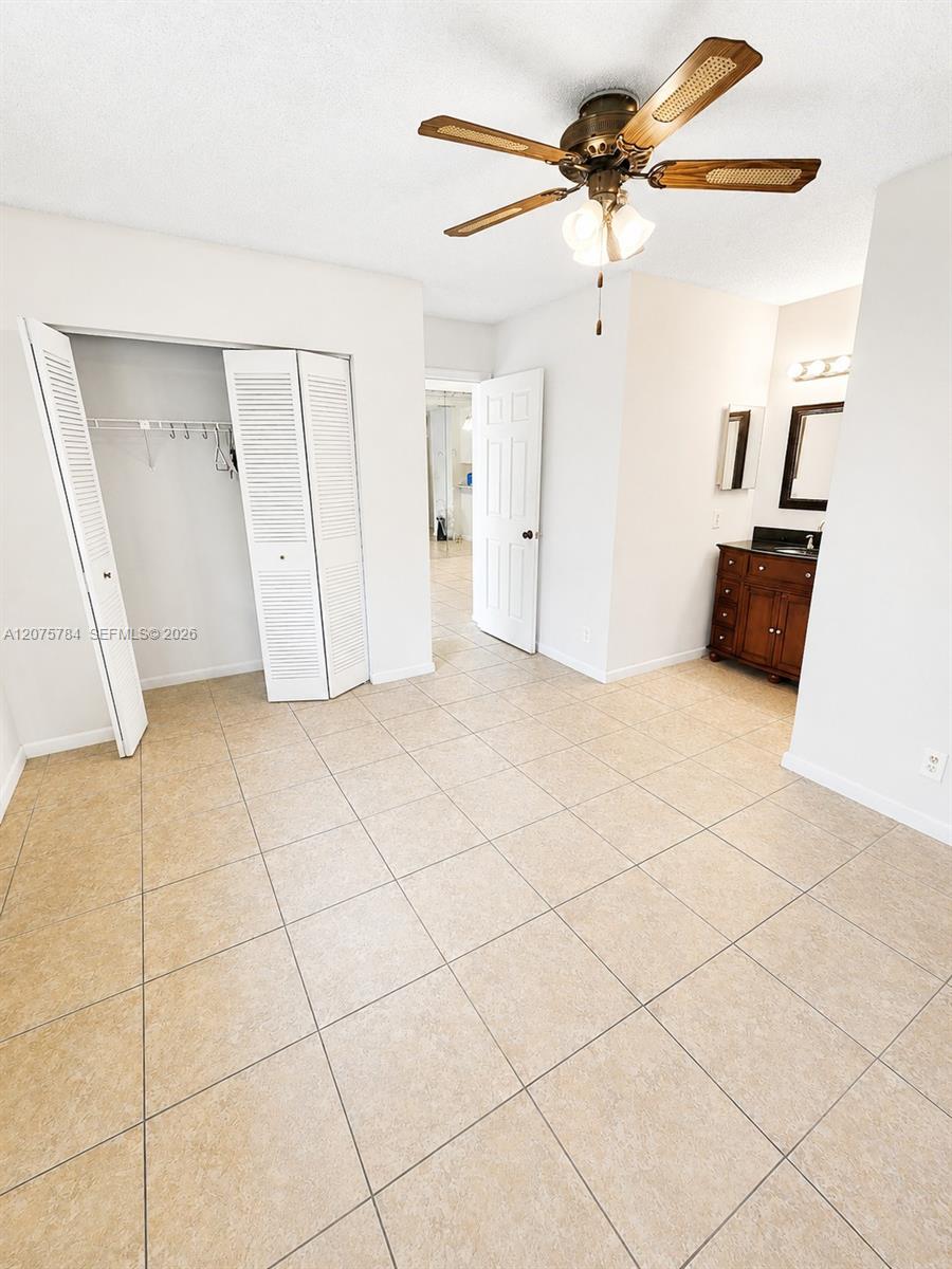 3280 Nw 102nd Terrace 203-e Property Photo 6