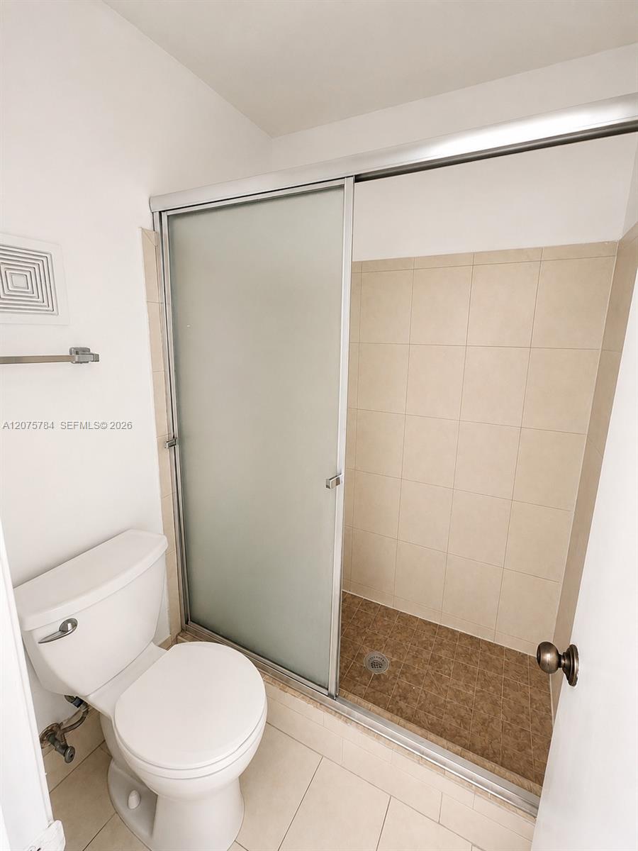 3280 Nw 102nd Terrace 203-e Property Photo 8