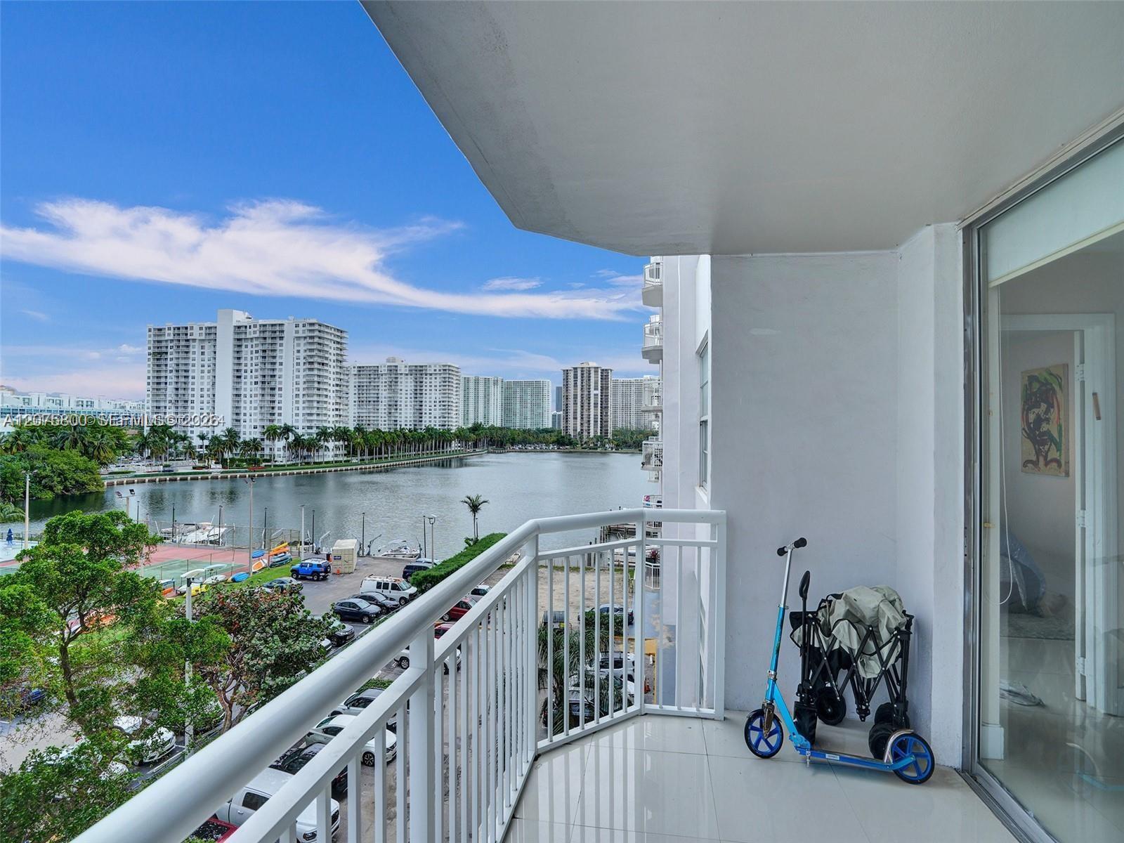 18061 Biscayne Boulevard 502 Property Photo 1