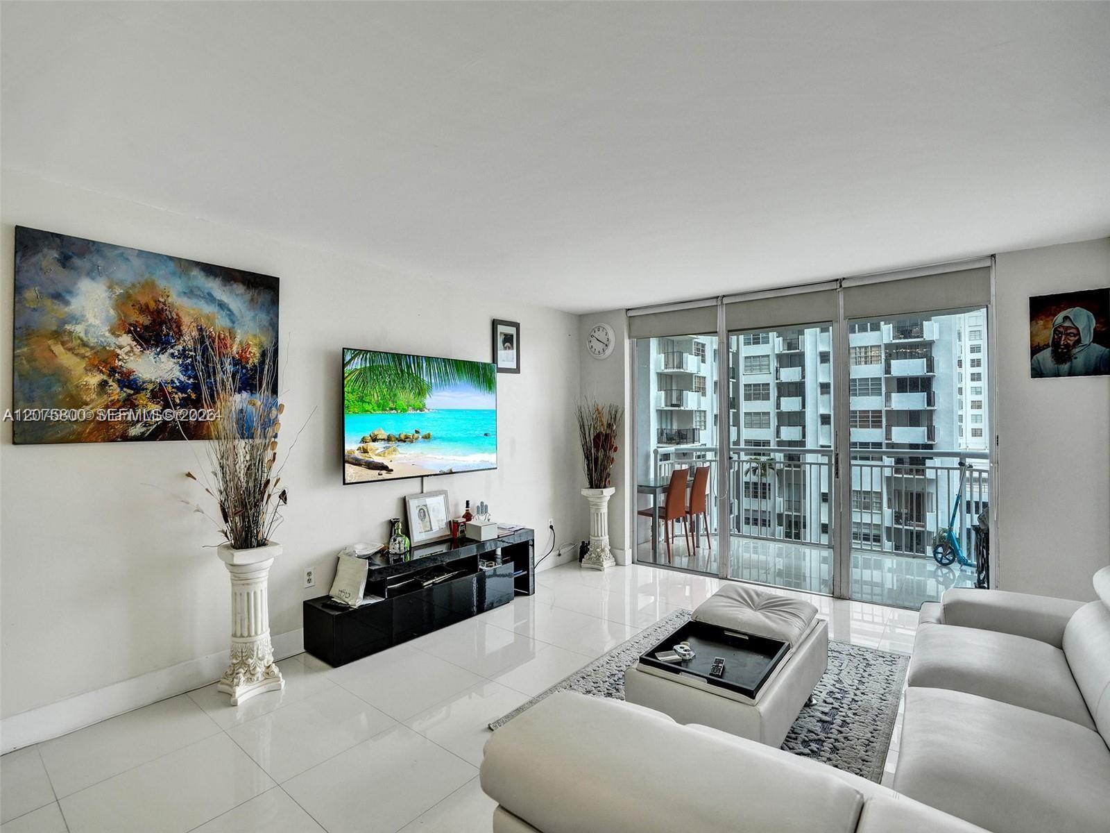 18061 Biscayne Boulevard 502 Property Photo 2