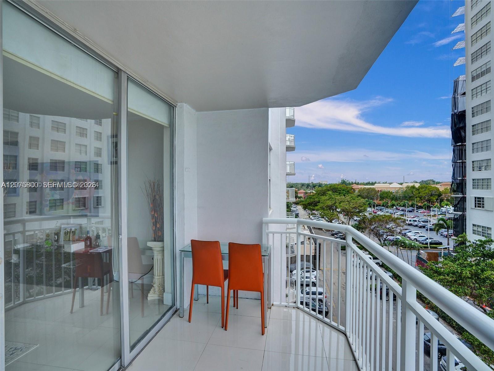 18061 Biscayne Boulevard 502 Property Photo 4