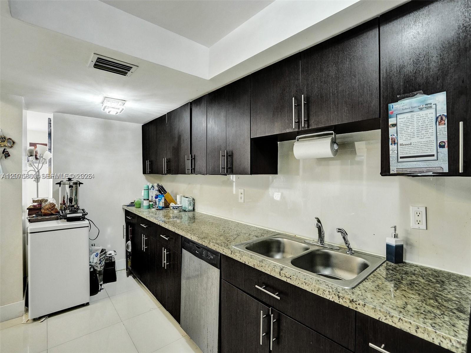 18061 Biscayne Boulevard 502 Property Photo 17