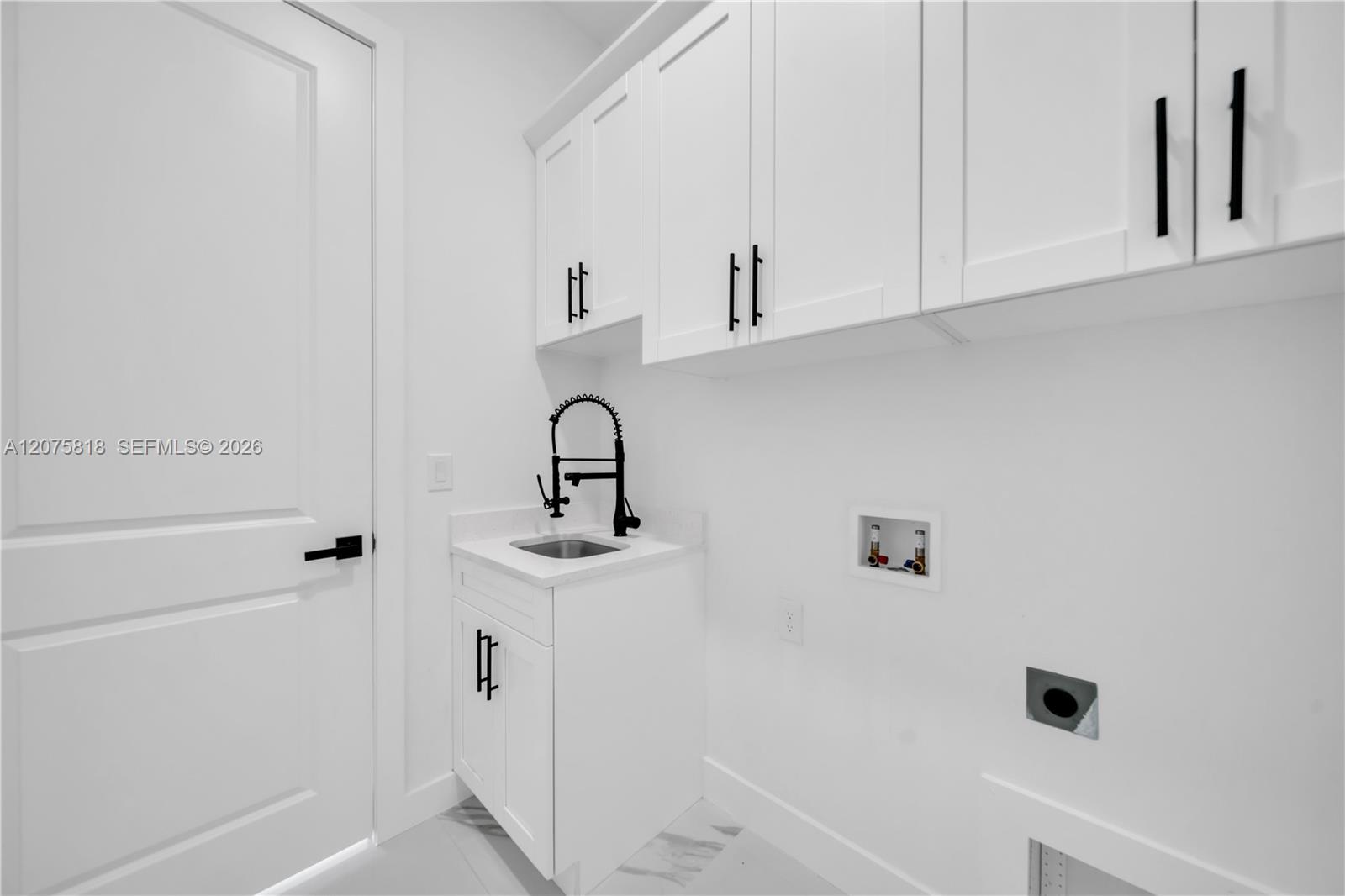 505 E 9th Street Property Photo 10