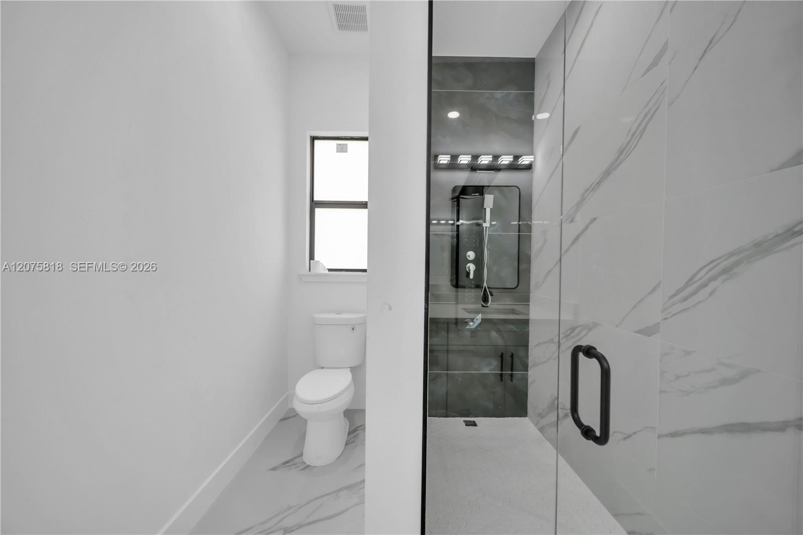 505 E 9th Street Property Photo 23