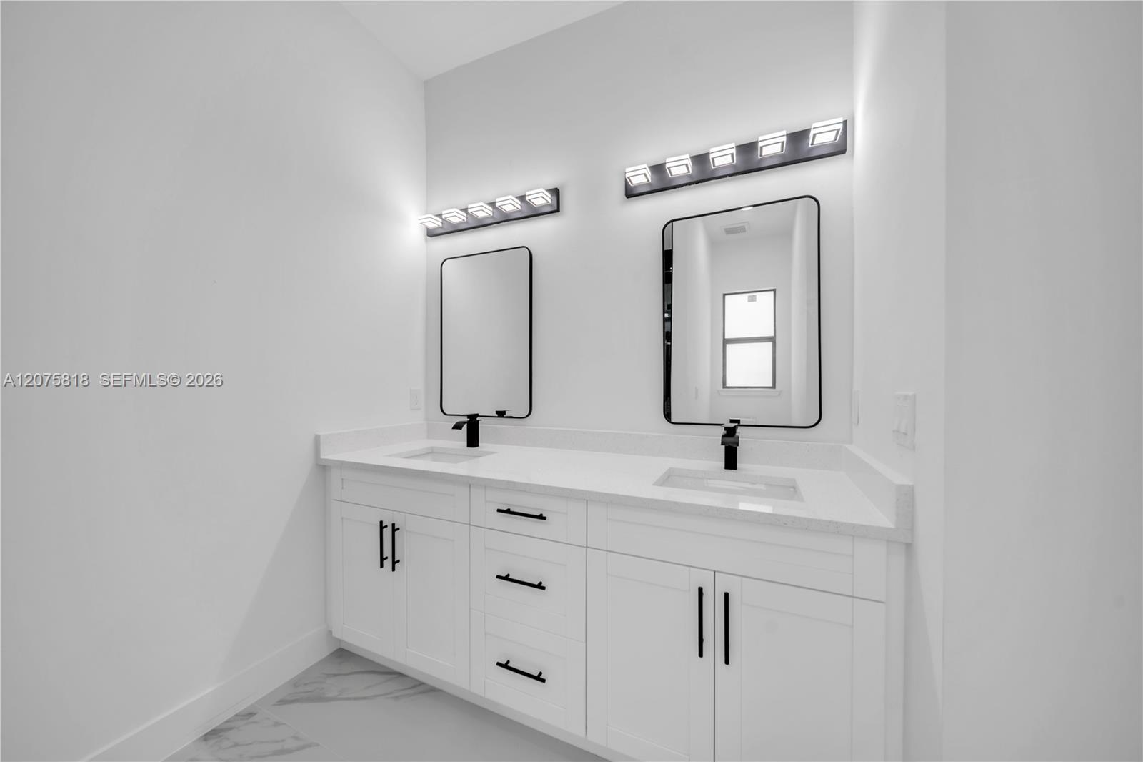505 E 9th Street Property Photo 24