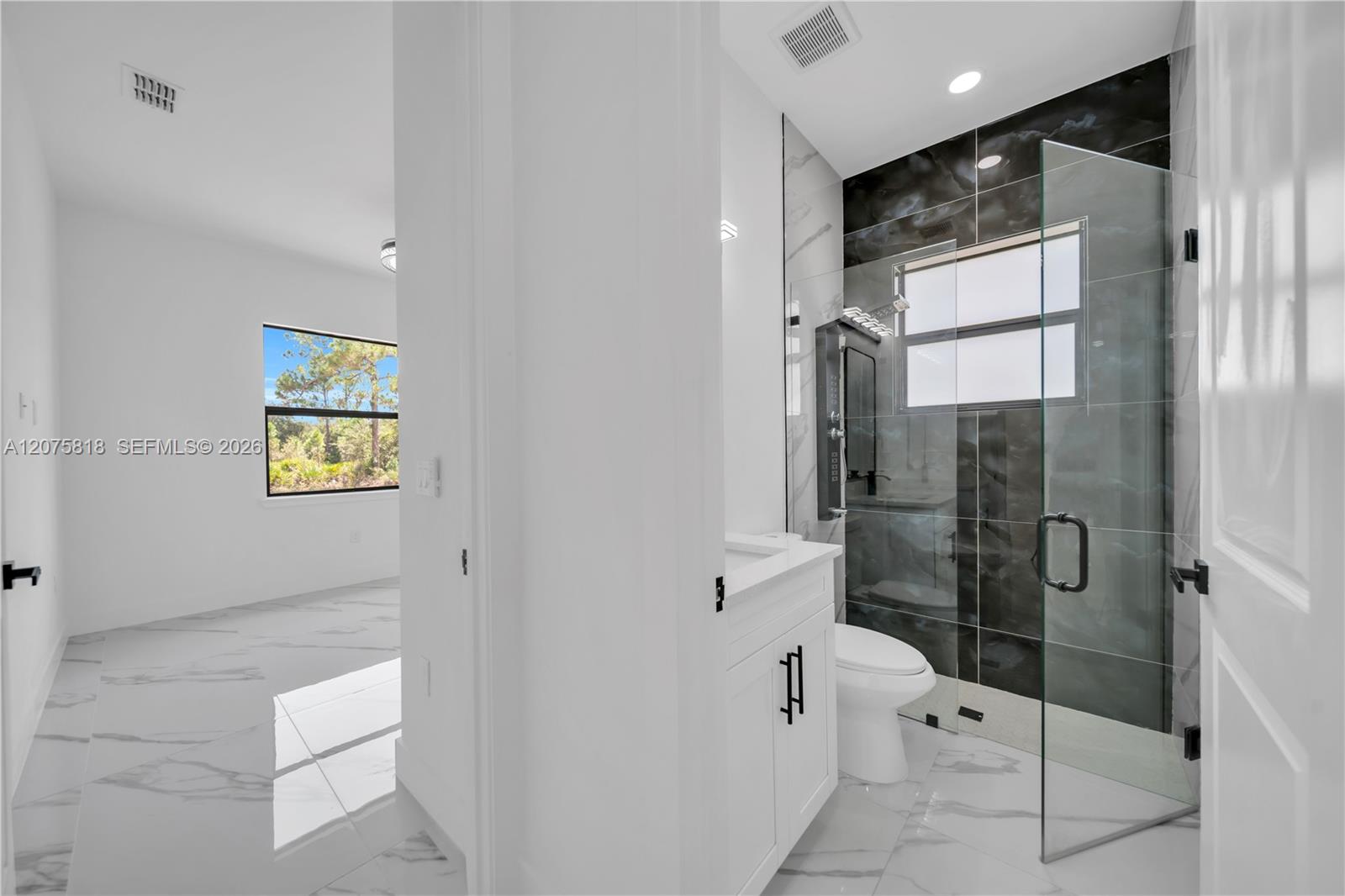 505 E 9th Street Property Photo 28