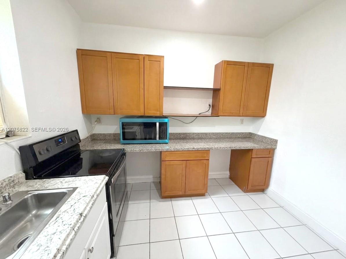 601 Ne 180th Street B Property Photo 1