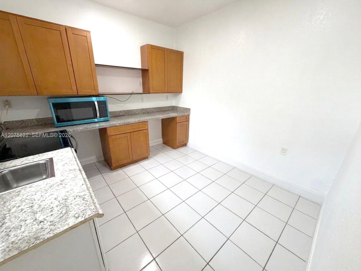 601 Ne 180th Street B Property Photo 2