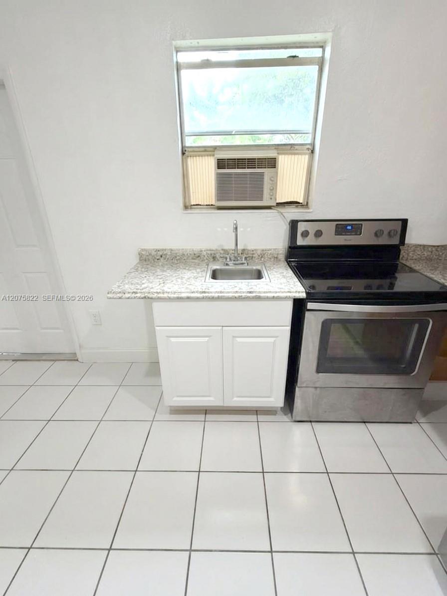 601 Ne 180th Street B Property Photo 3