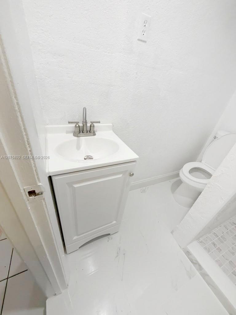 601 Ne 180th Street B Property Photo 9