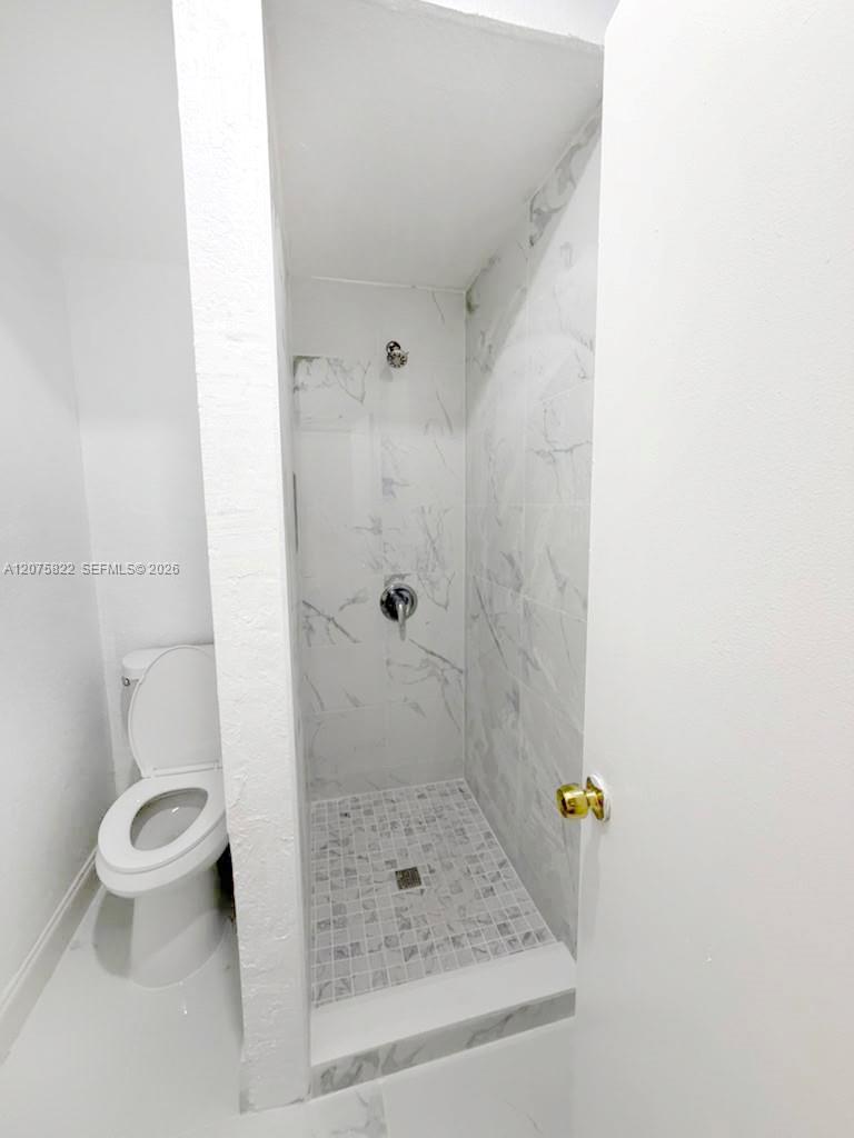 601 Ne 180th Street B Property Photo 11