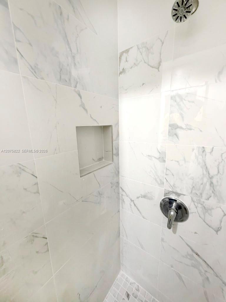 601 Ne 180th Street B Property Photo 12