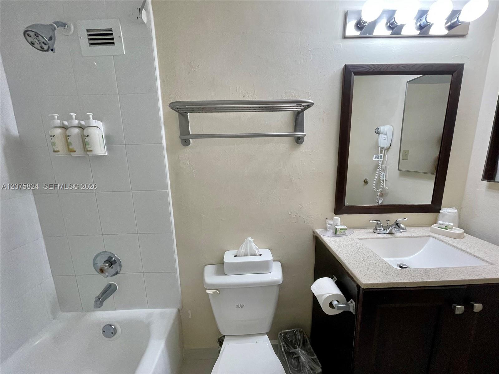 19201 Collins Avenue 945 Property Photo 10