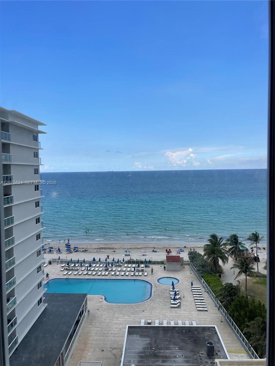 19201 Collins Avenue 945 Property Photo 24