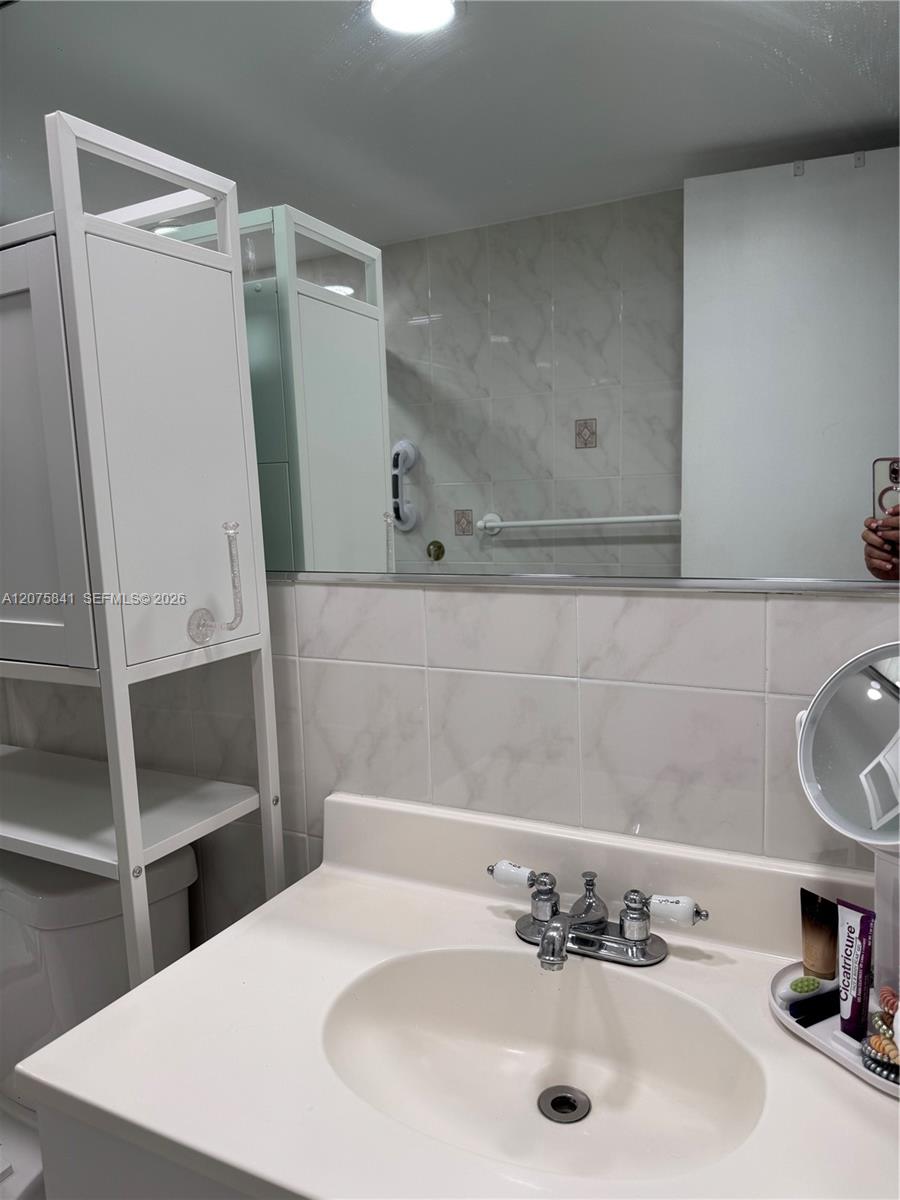 9401 Sw 4th Street 103 Property Photo 8