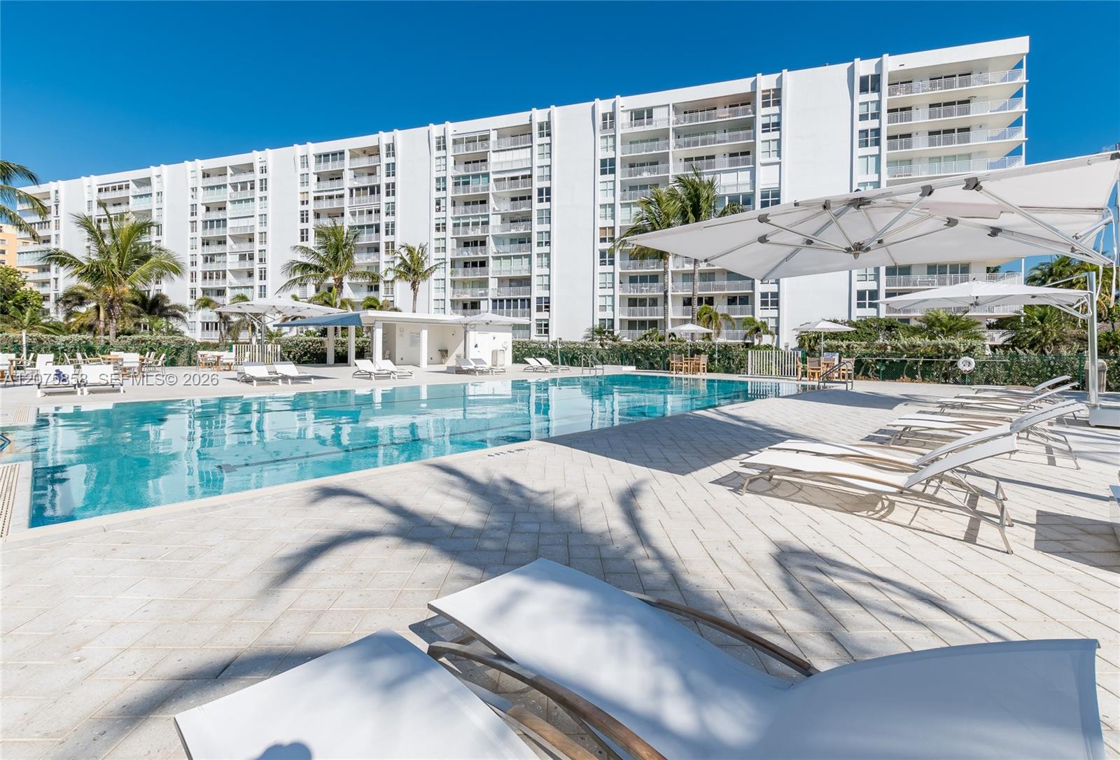 605 Ocean Drive 10l Property Photo 2