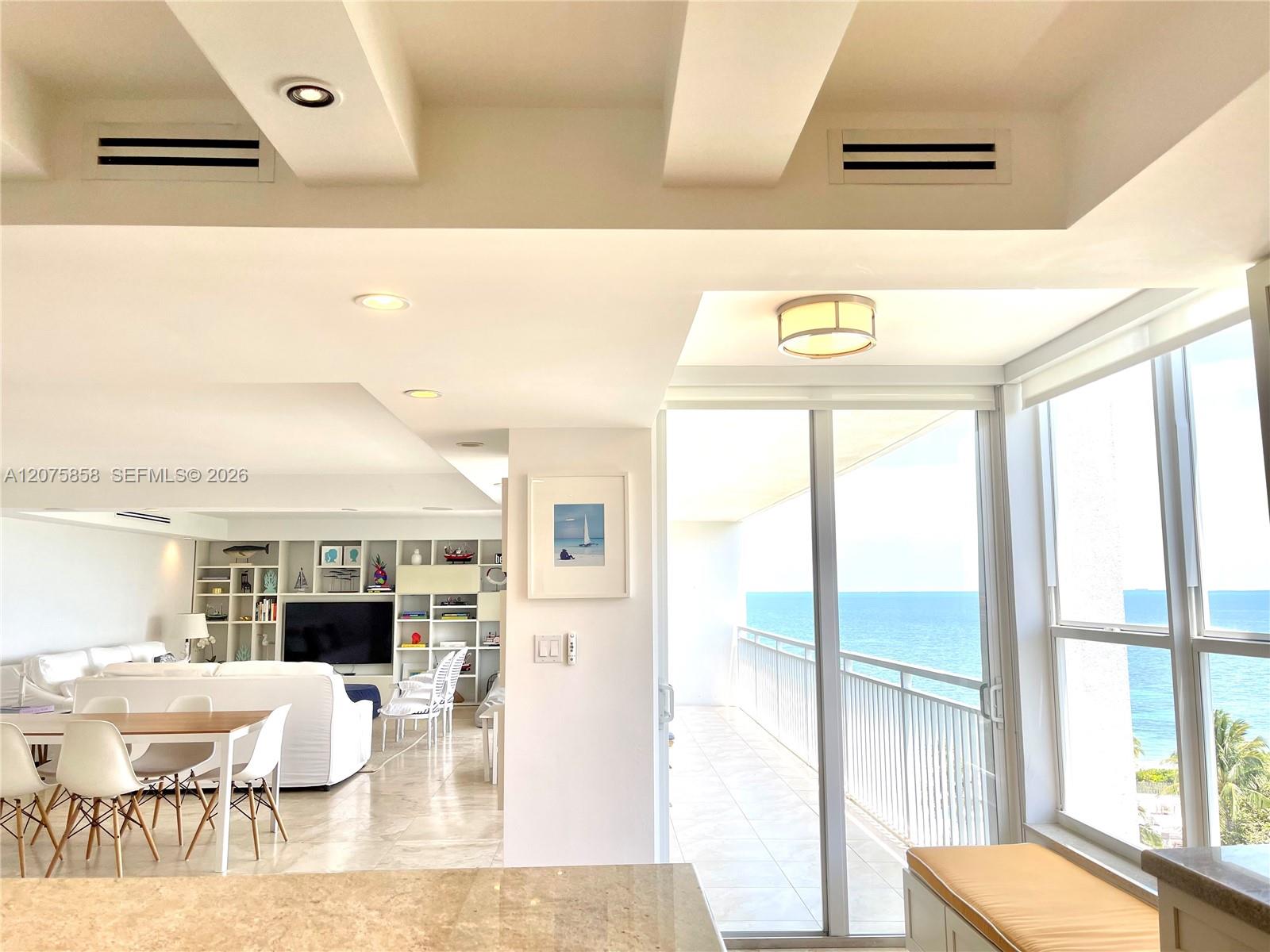 605 Ocean Drive 10l Property Photo 4