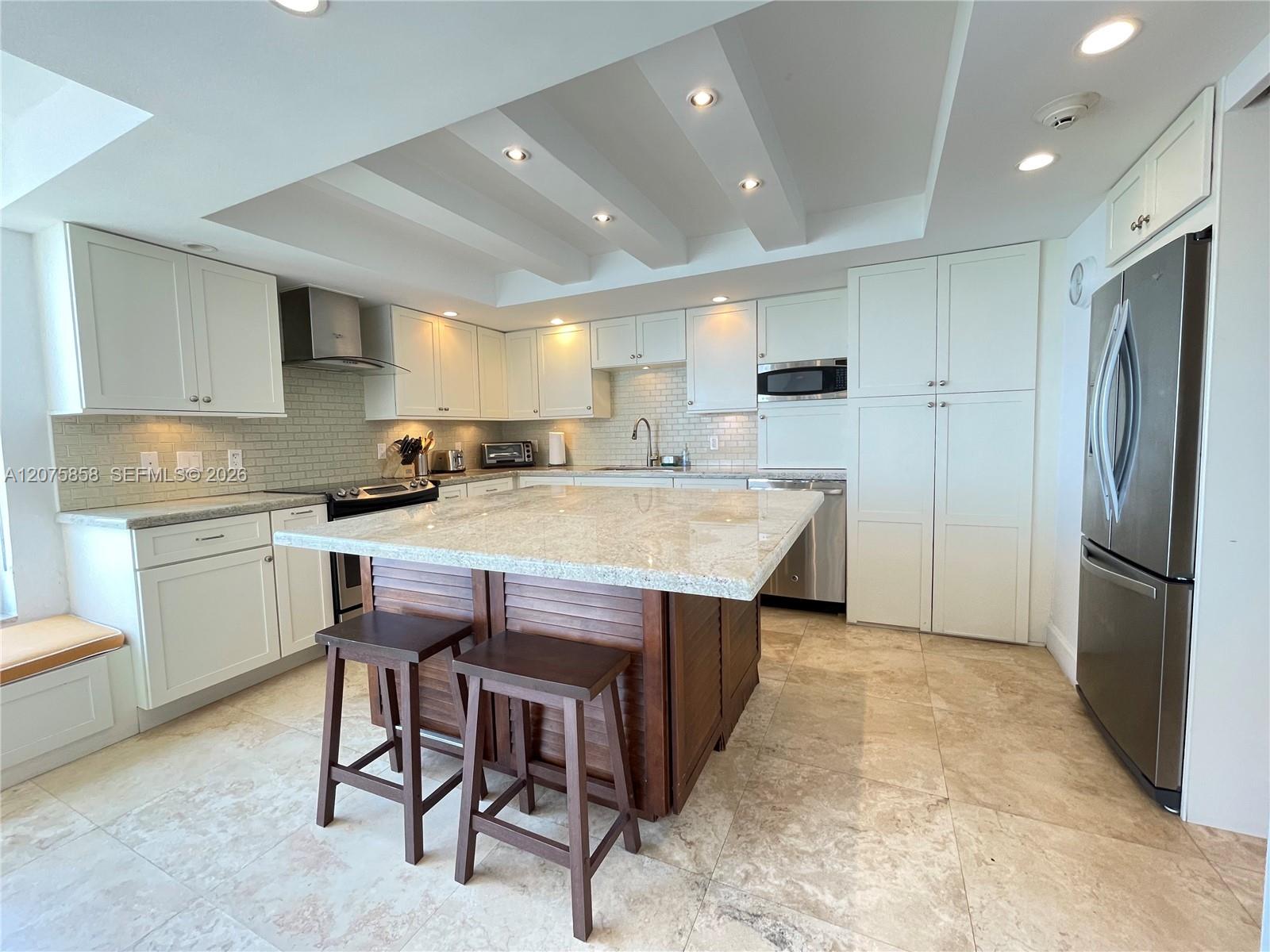 605 Ocean Drive 10l Property Photo 5