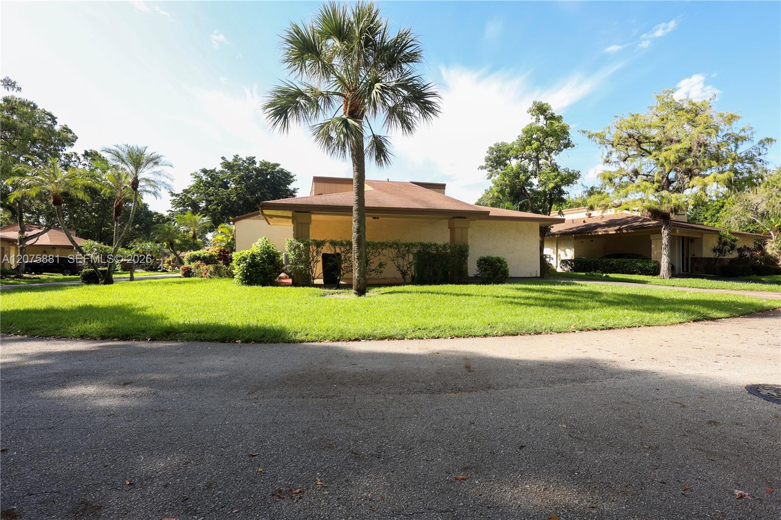 8050 Palmetto Palm Circle 55 Property Photo 2