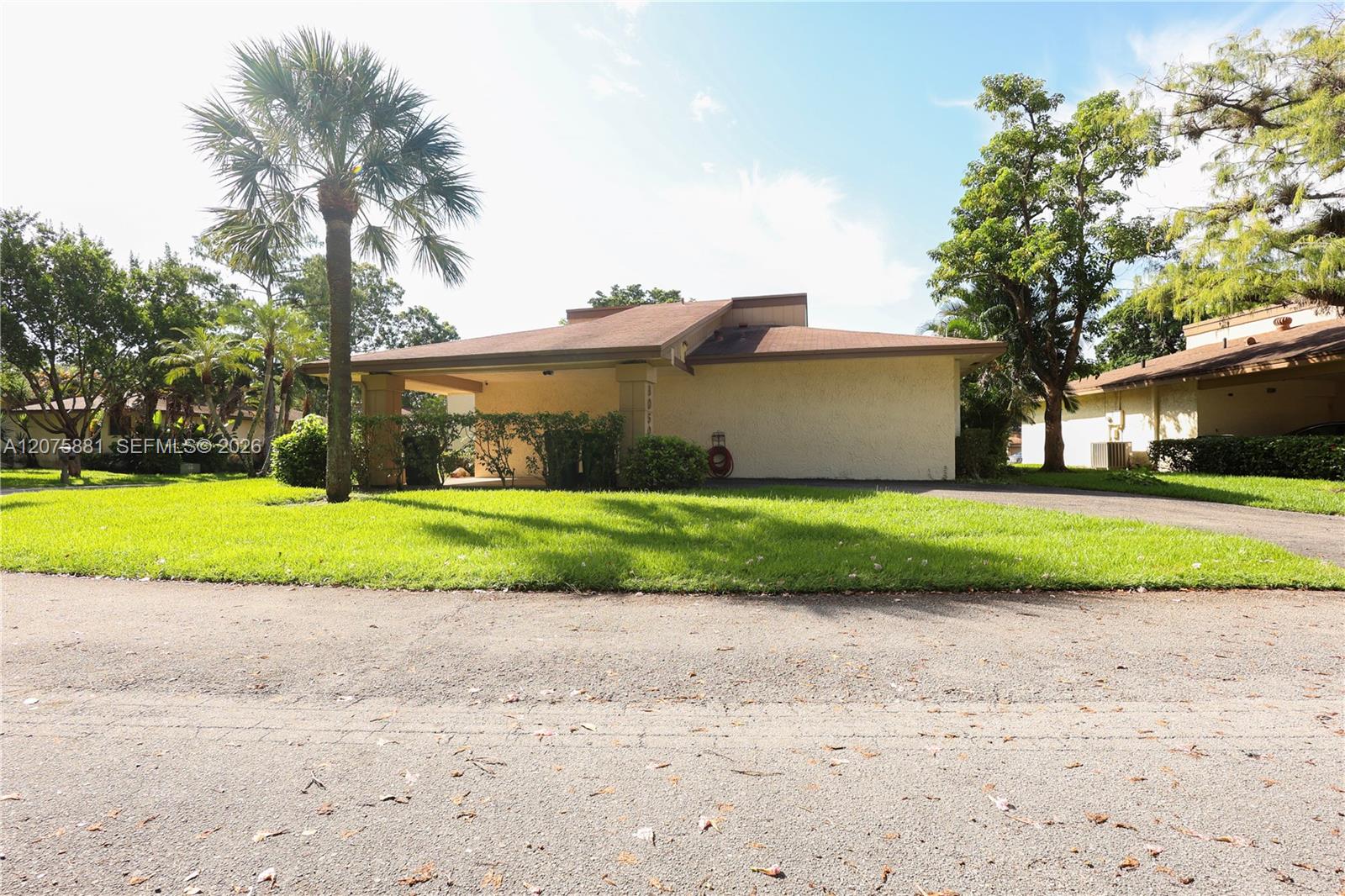 8050 Palmetto Palm Circle 55 Property Photo 6