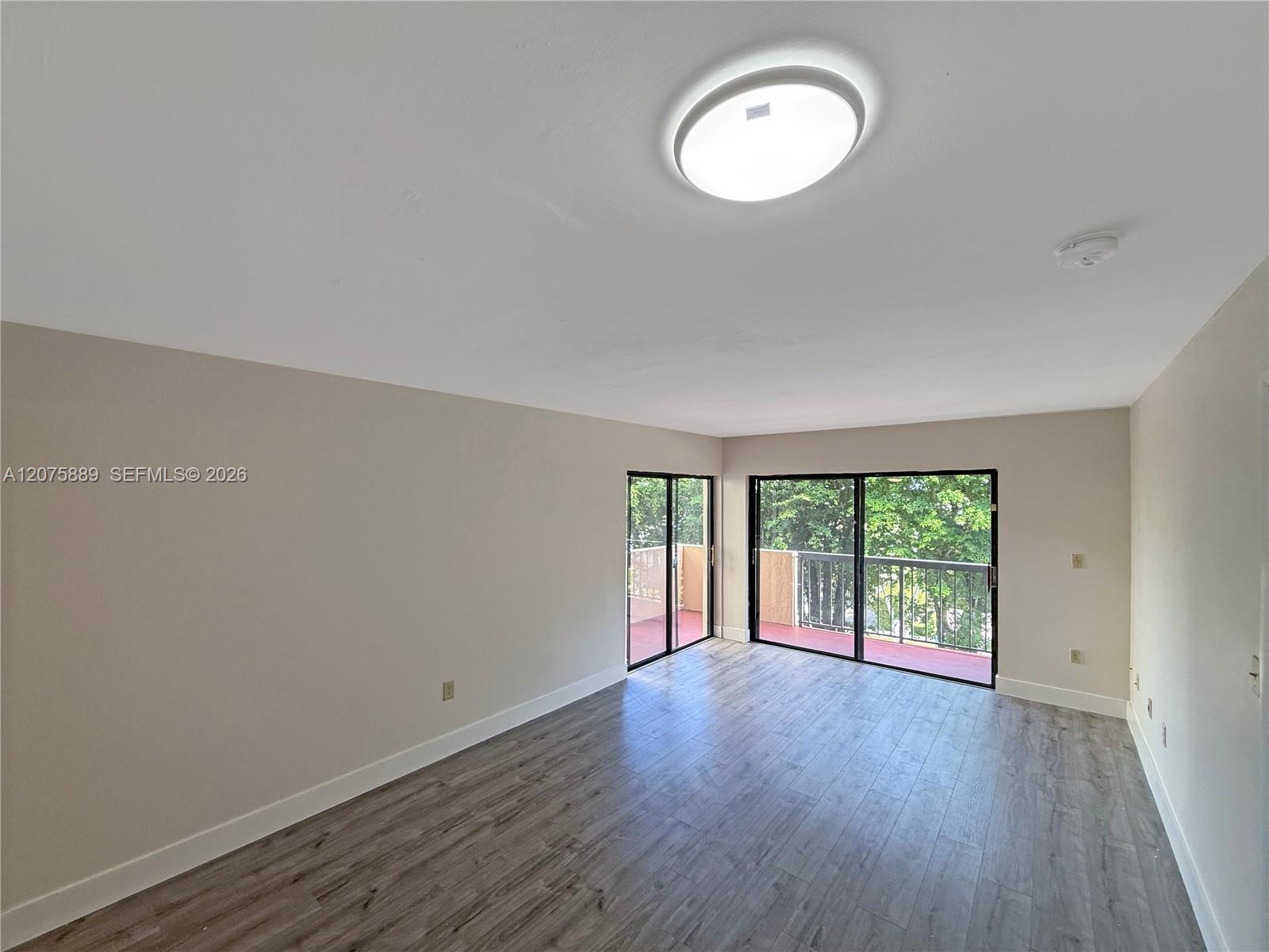 995 Sw 84th Avenue 309 Property Photo 3