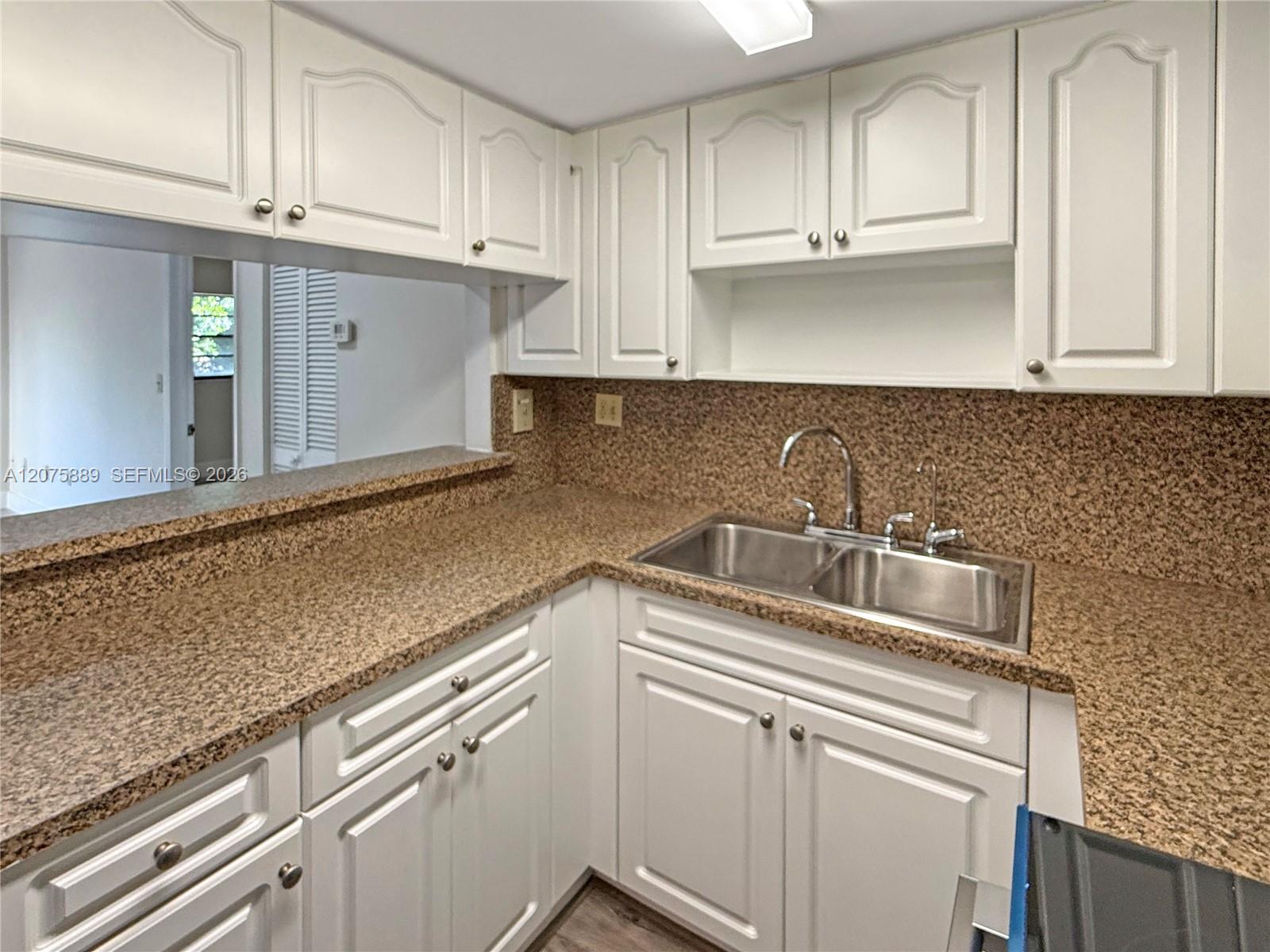 995 Sw 84th Avenue 309 Property Photo 9