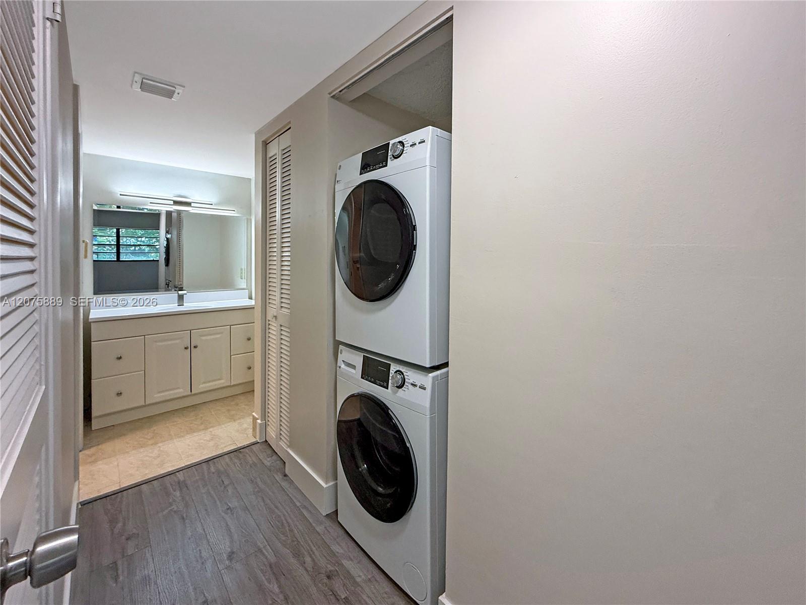 995 Sw 84th Avenue 309 Property Photo 16