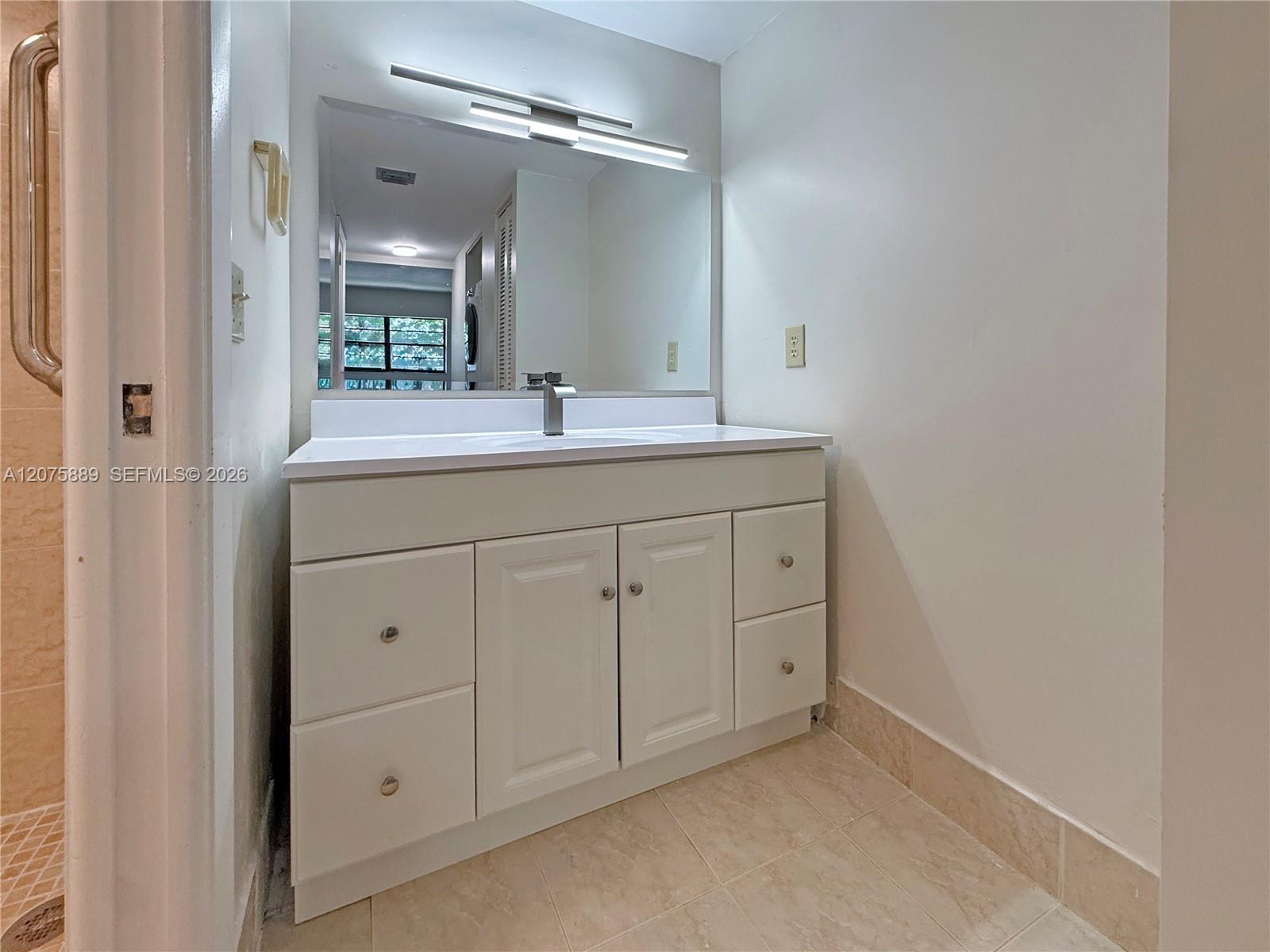 995 Sw 84th Avenue 309 Property Photo 17