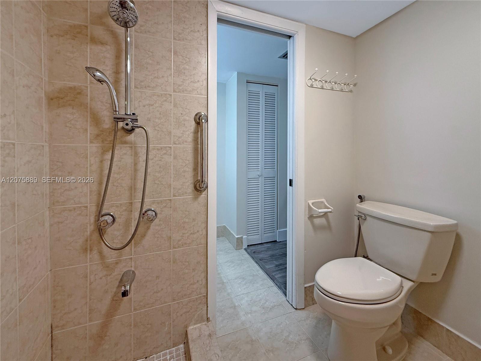 995 Sw 84th Avenue 309 Property Photo 18