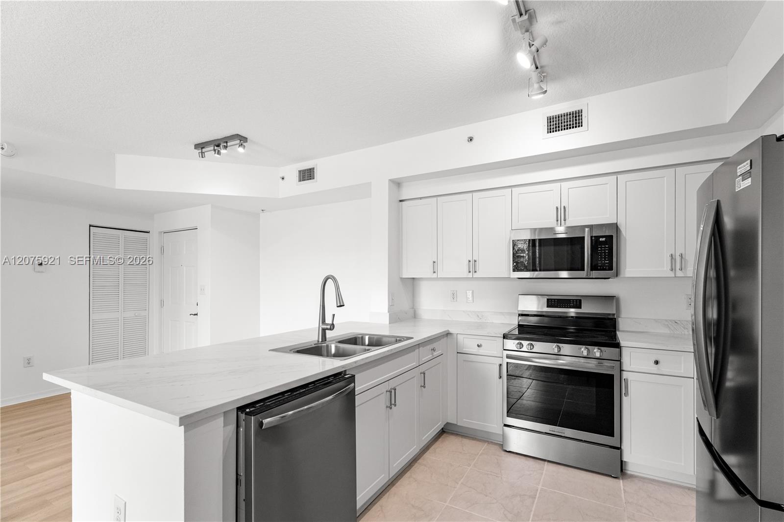 6851 Sw 44th Street 209 Property Photo 5